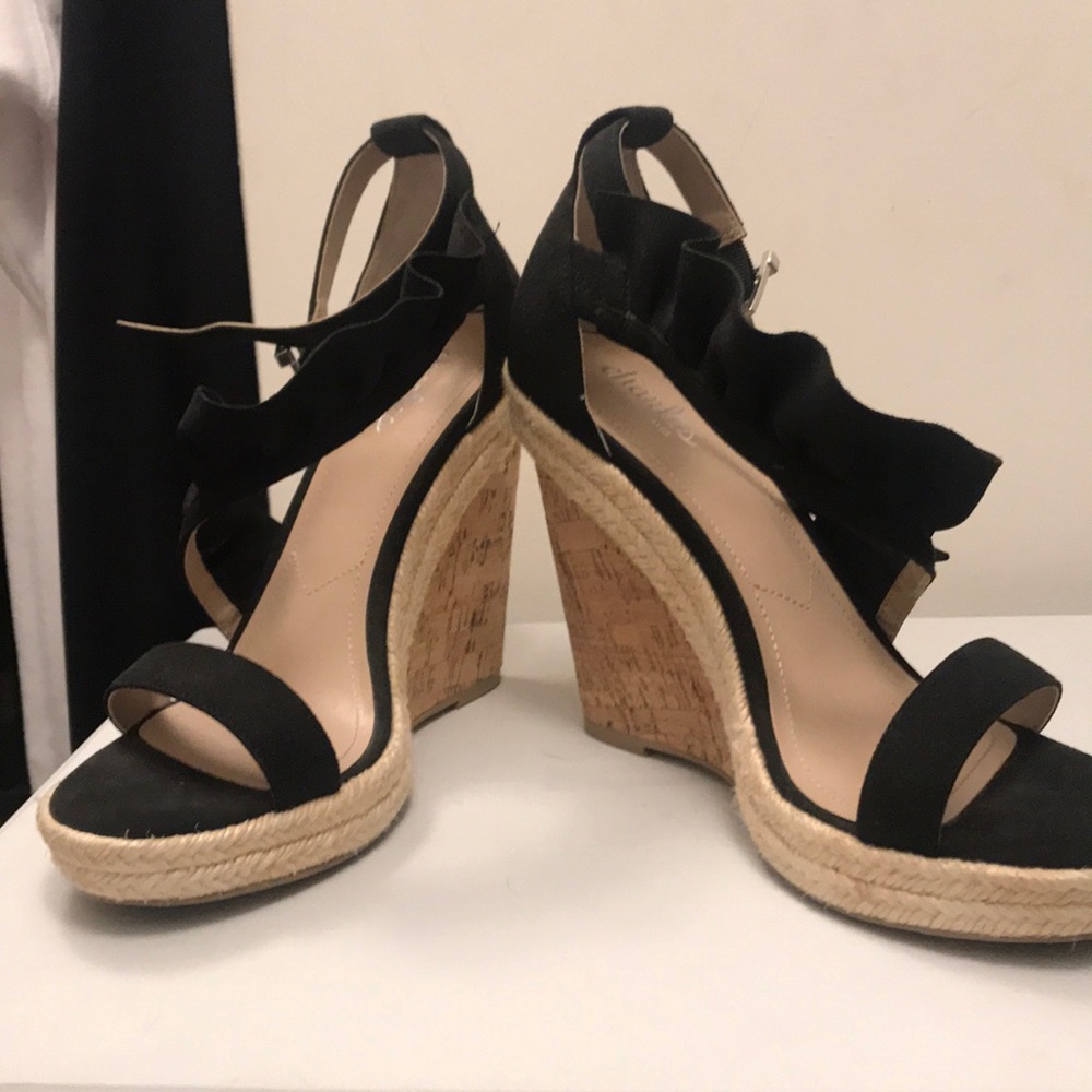 Wedges Black and Tan